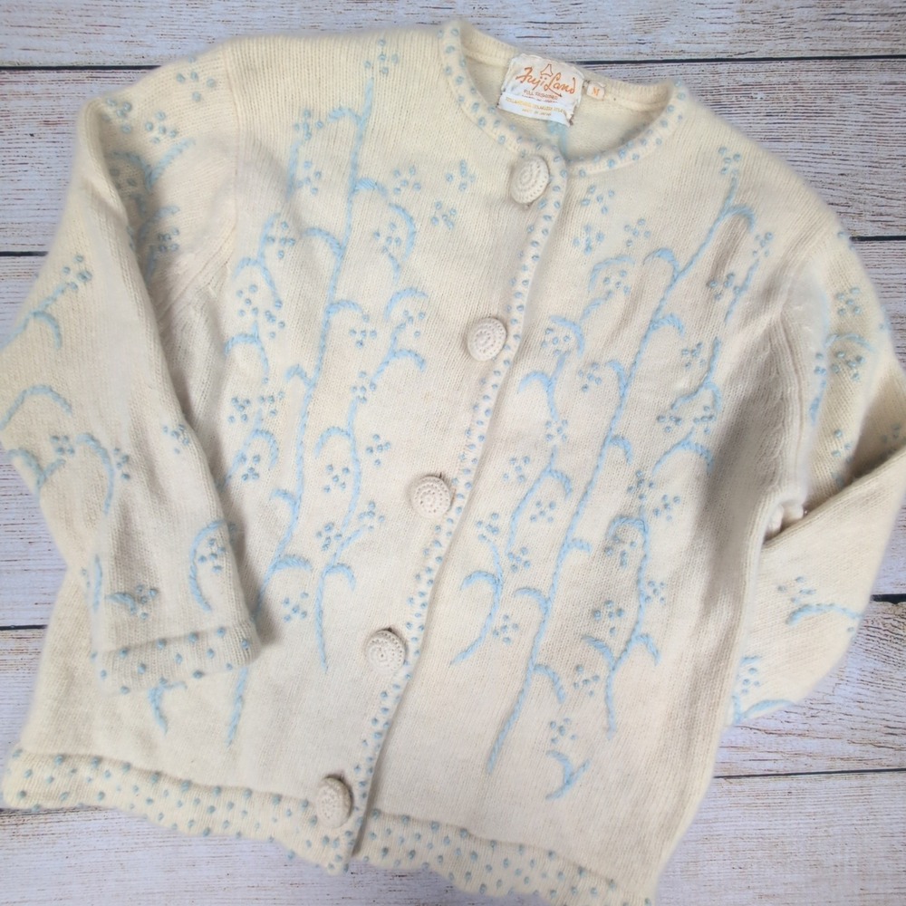 Vintage 60s Fuji Land Cream Blue Angora‎ wool Floral coquette Cardigan Sweater M